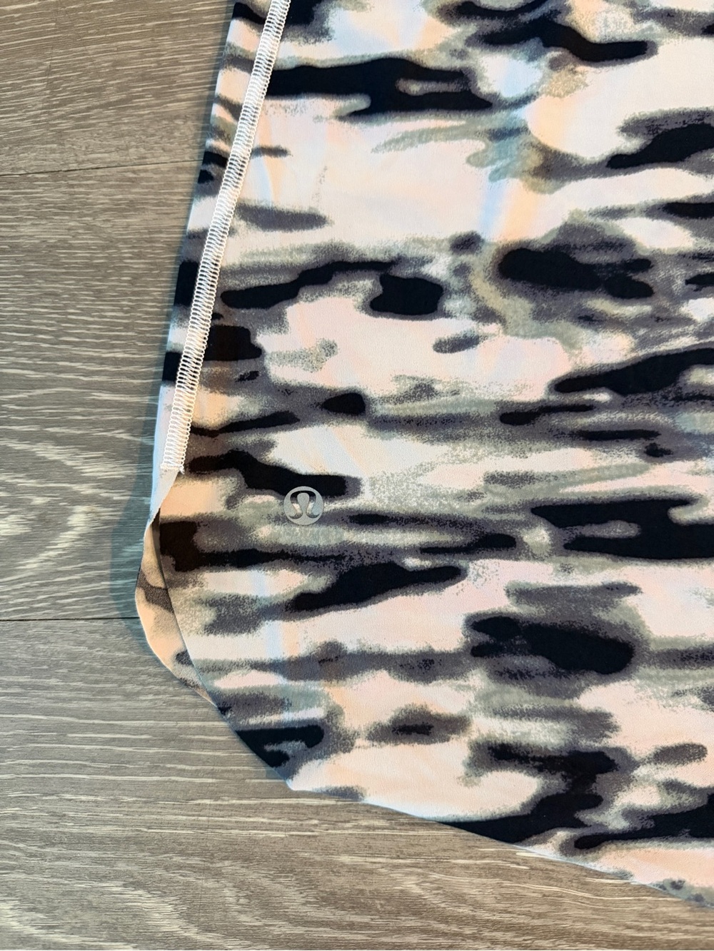 Lululemon Water Bound Singlet
Wamo Camo Barely Pink - Picture 3 of 5